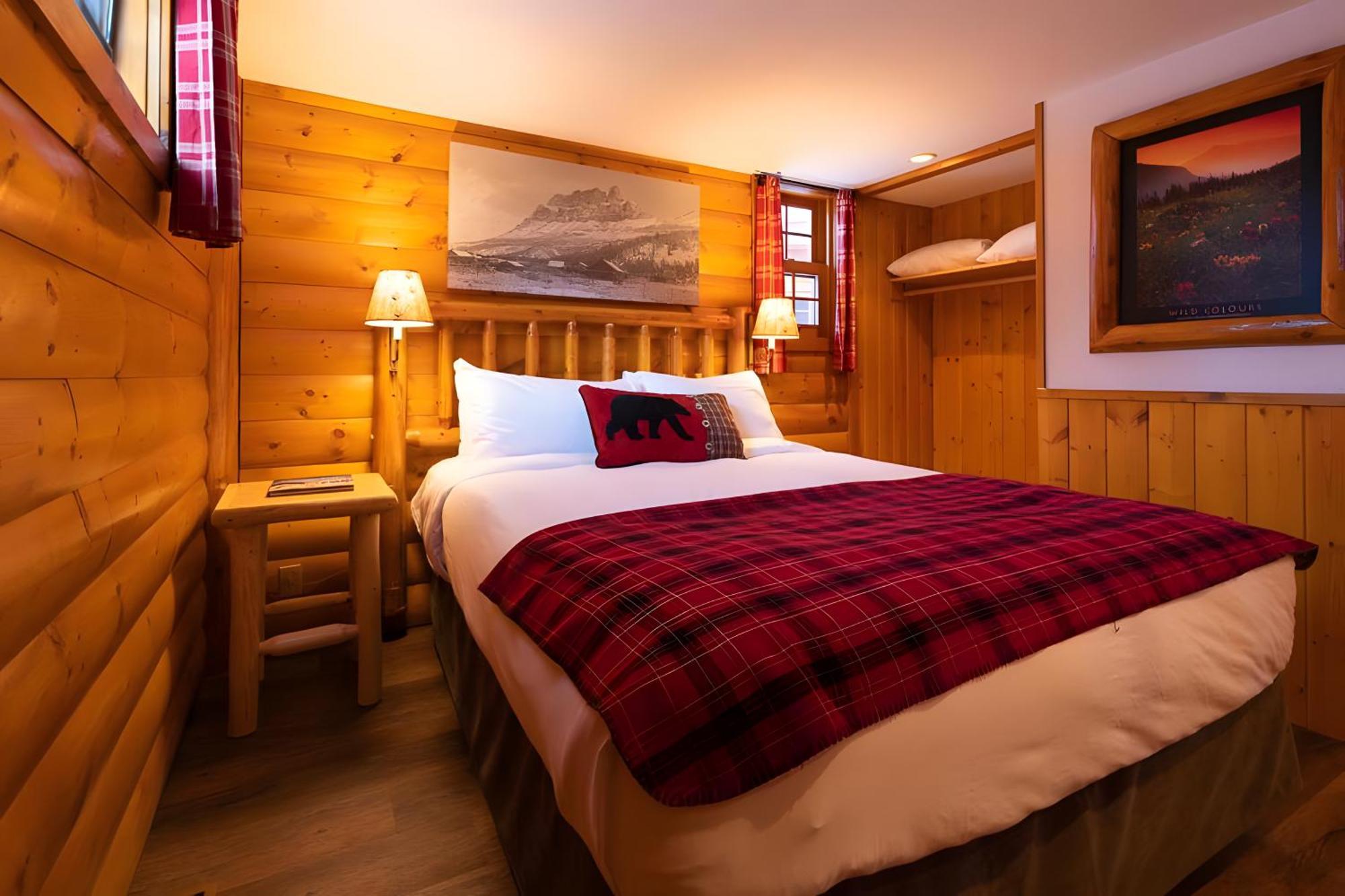 Baker Creek By Basecamp Hotel Lake Louise Exterior foto