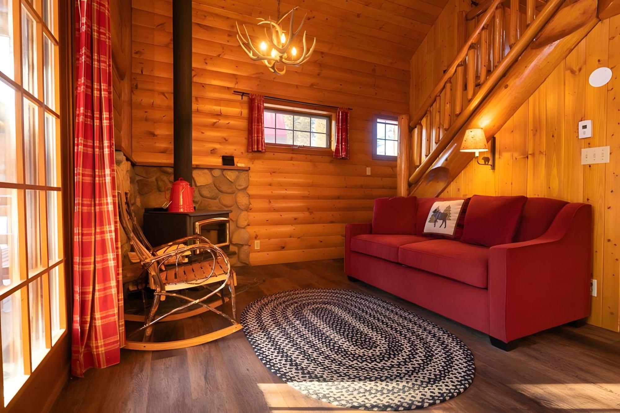 Baker Creek By Basecamp Hotel Lake Louise Exterior foto