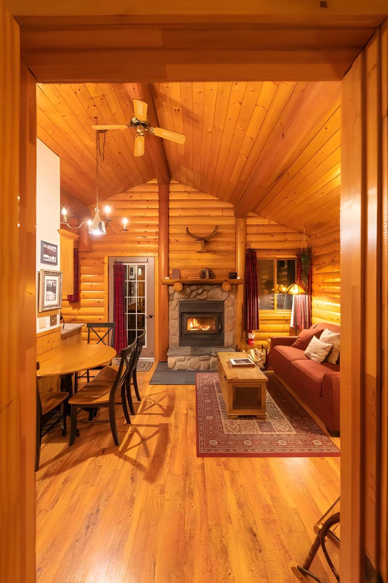 Baker Creek By Basecamp Hotel Lake Louise Exterior foto
