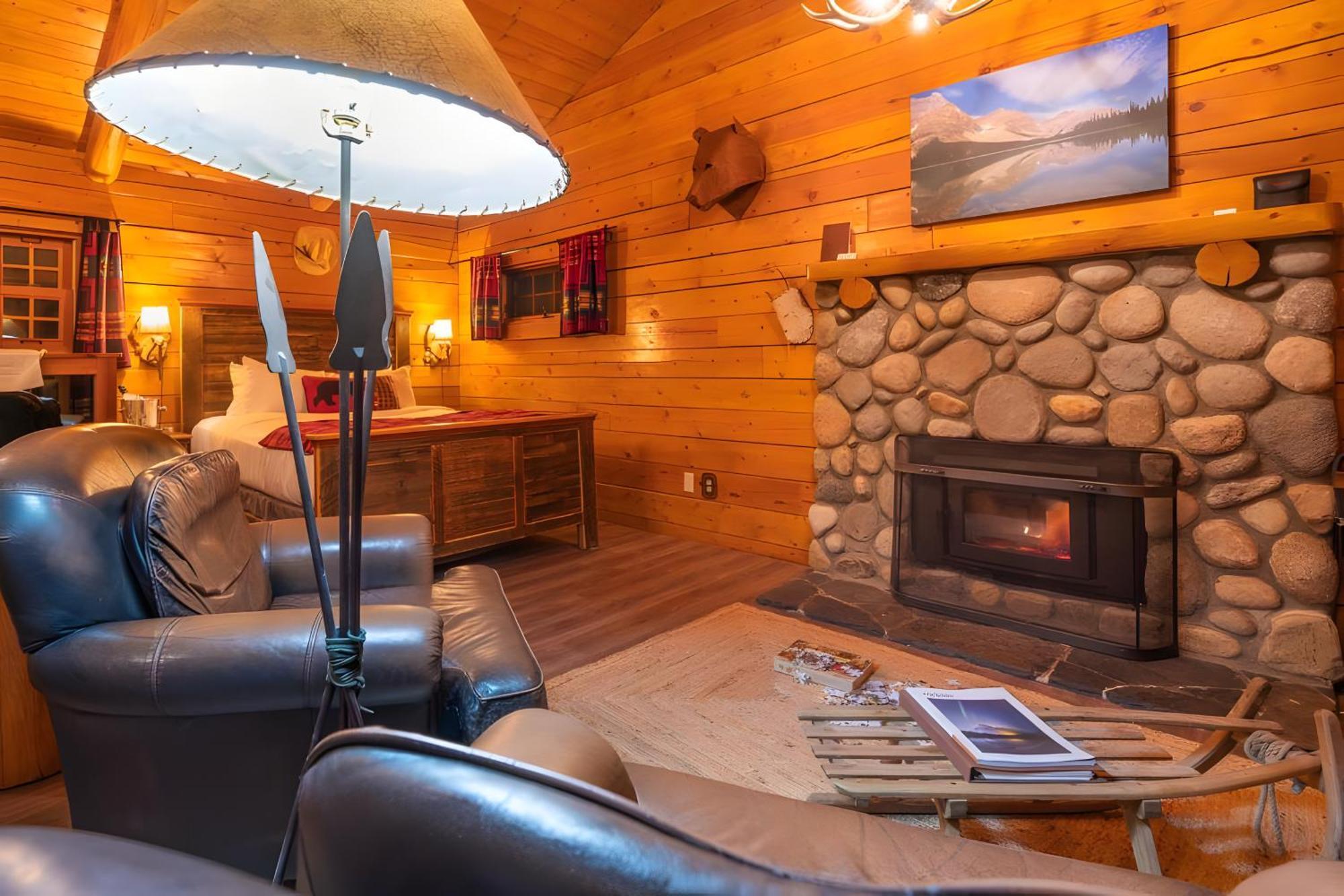 Baker Creek By Basecamp Hotel Lake Louise Exterior foto