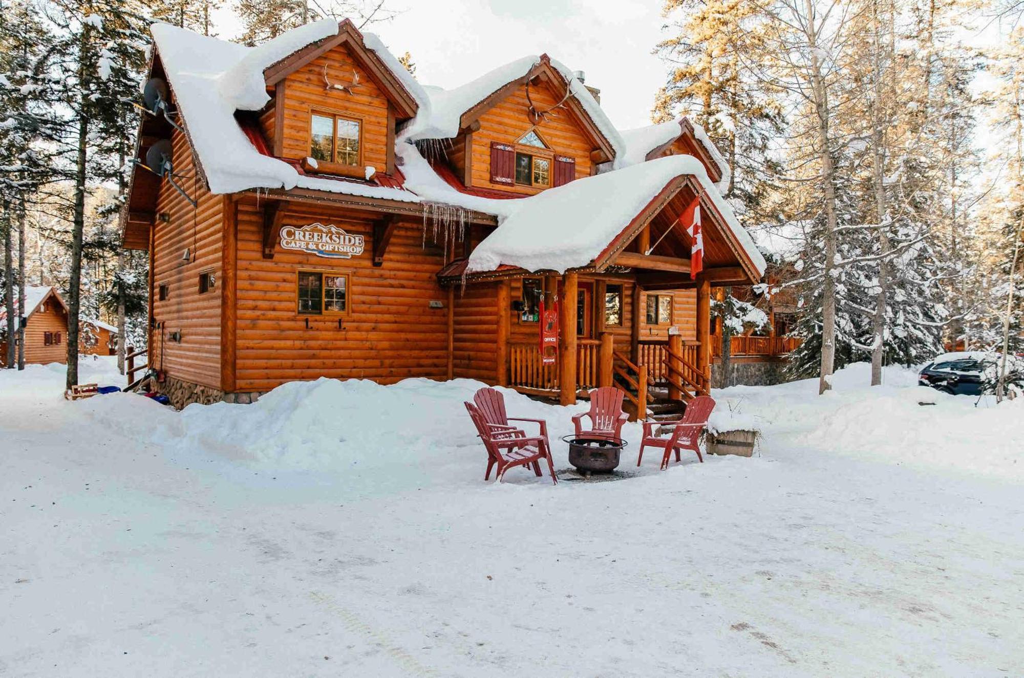 Baker Creek By Basecamp Hotel Lake Louise Exterior foto