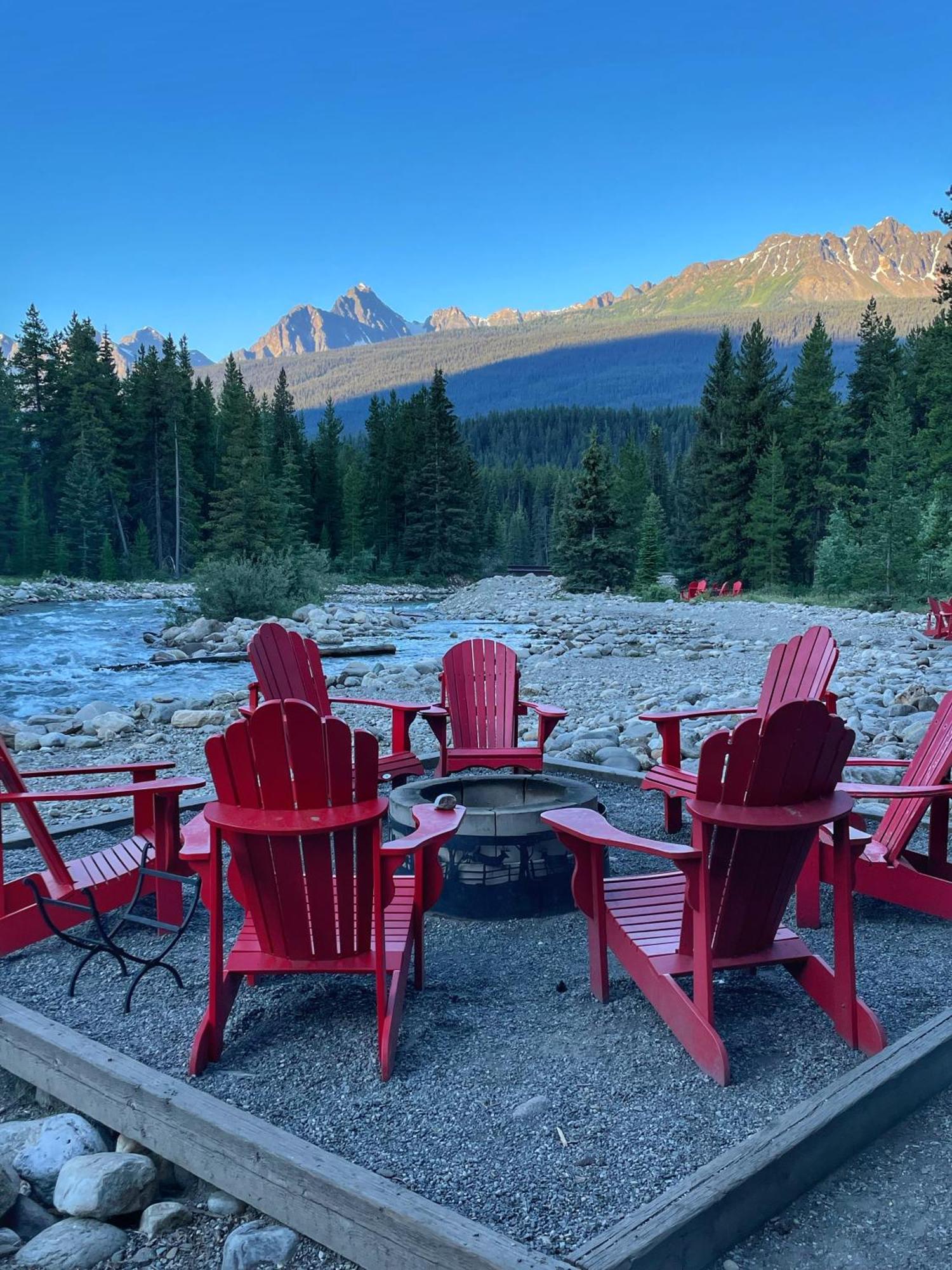 Baker Creek By Basecamp Hotel Lake Louise Exterior foto