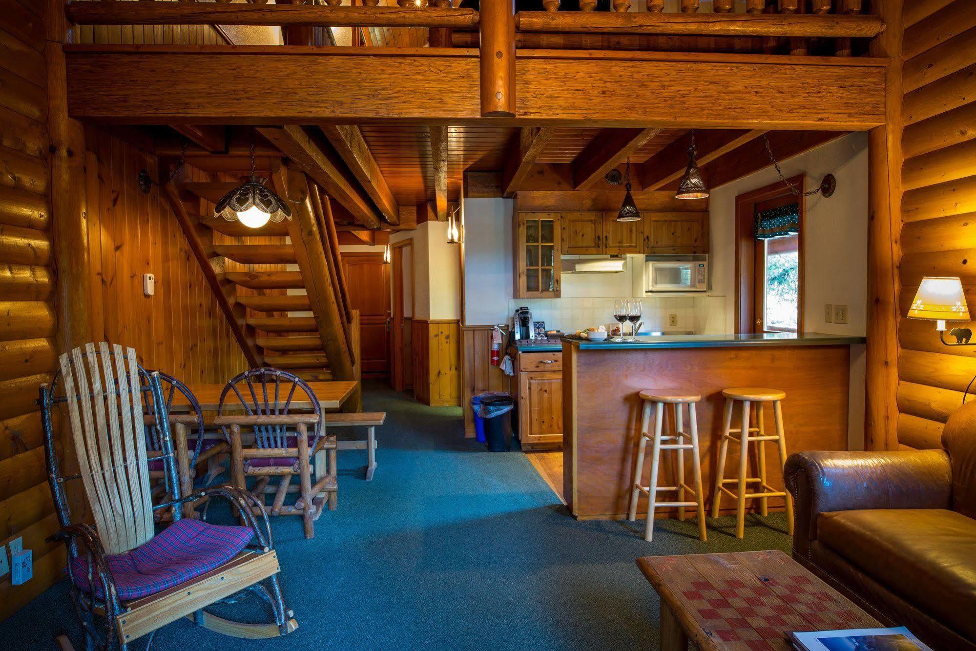 Baker Creek By Basecamp Hotel Lake Louise Exterior foto