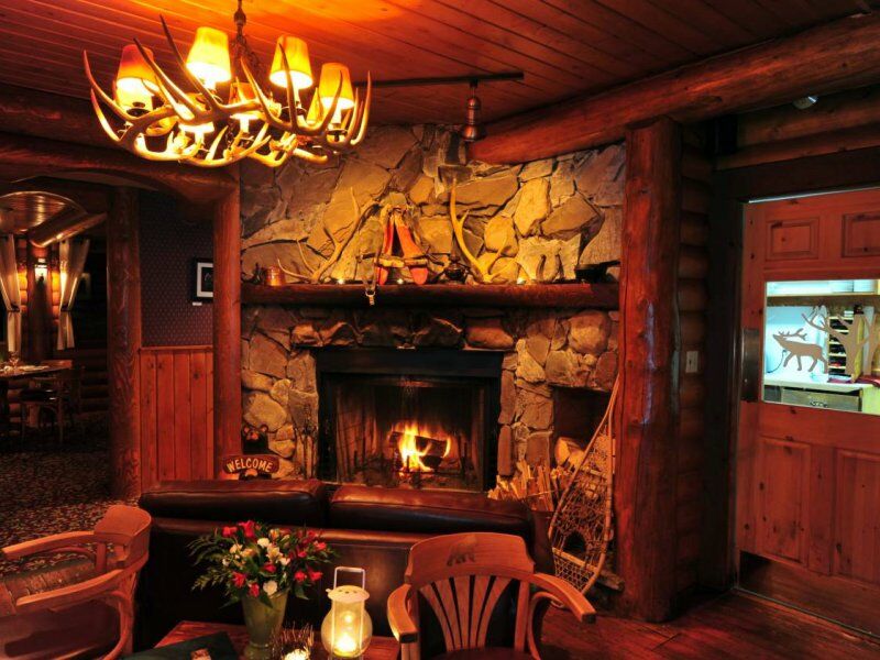 Baker Creek By Basecamp Hotel Lake Louise Exterior foto
